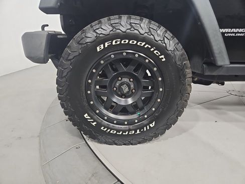 Used 2014 Jeep Wrangler Unlimited Rubicon w/ Connectivity Group image 25