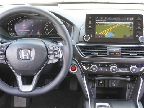 Used 2019 Honda Accord Touring image 29