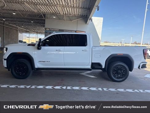 Certified 2024 GMC Sierra 2500 AT4 w/ AT4 Preferred Package image 4