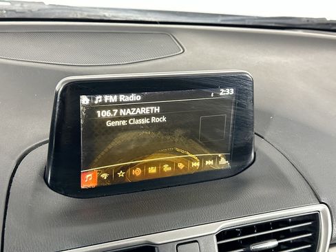 Used 2017 MAZDA MAZDA3 Sport image 19