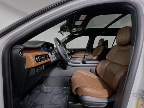 Used 2023 Lincoln Aviator Grand Touring w/ Equipment Group 301A image 15