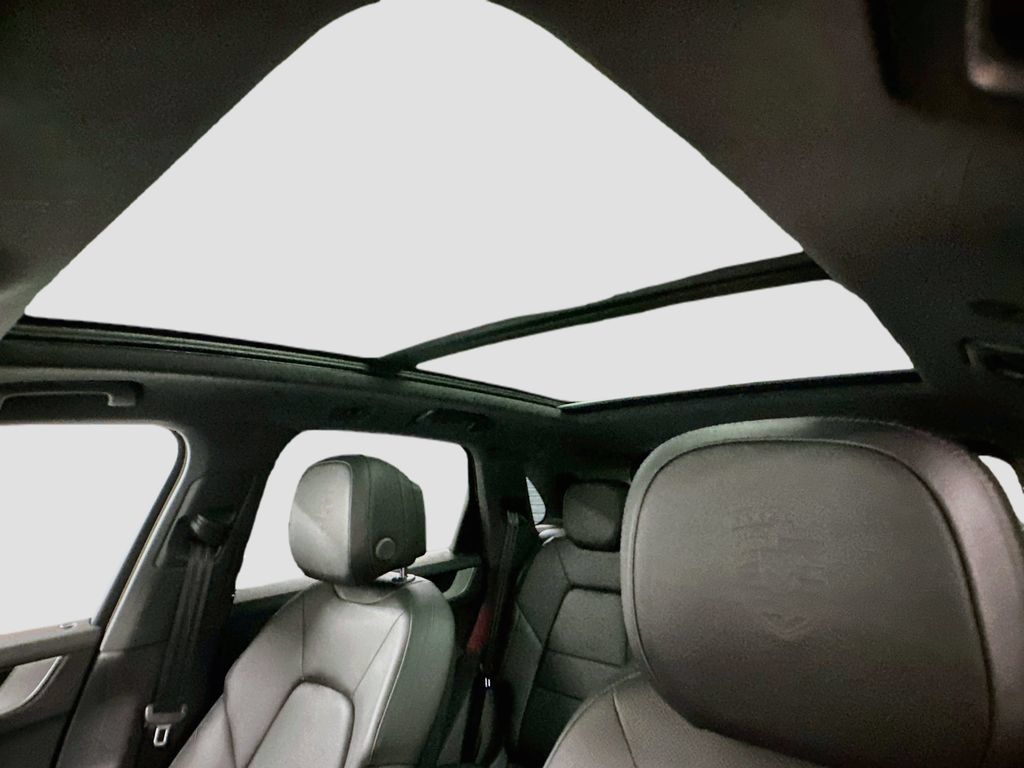 Certified 2025 Porsche Cayenne AWD/4WD image 22