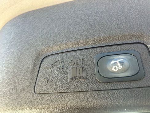 Used 2019 Lincoln MKC Select w/ Select Plus Package image 39