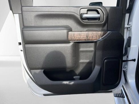 Used 2023 GMC Sierra 3500 Denali w/ Denali Ultimate Package image 15