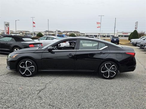 Used 2024 Nissan Altima 2.5 SR image 4