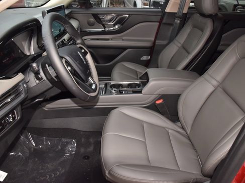 New 2026 Lincoln Corsair Premiere image 13