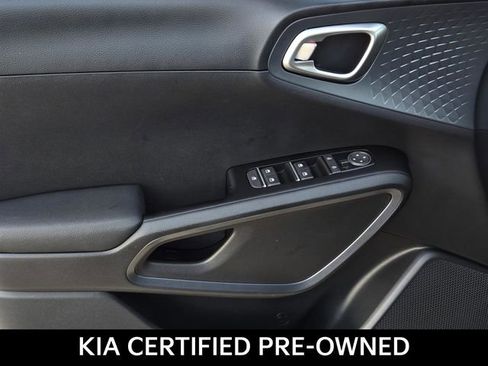 Certified 2025 Kia Soul EX image 18