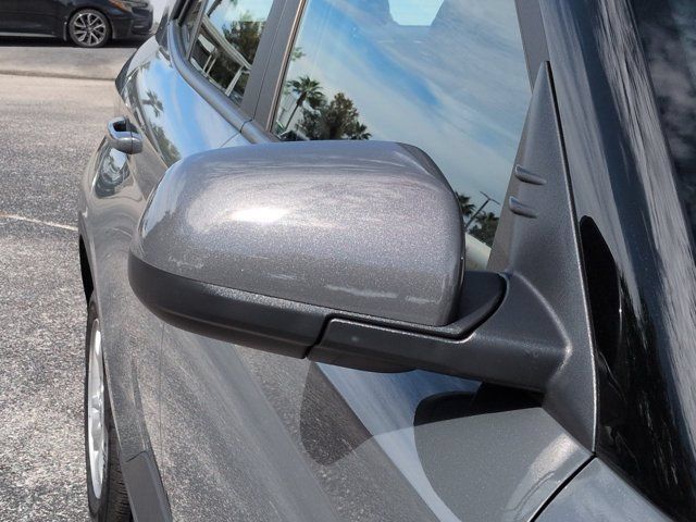 Used 2026 Hyundai Venue SE FWD image 11