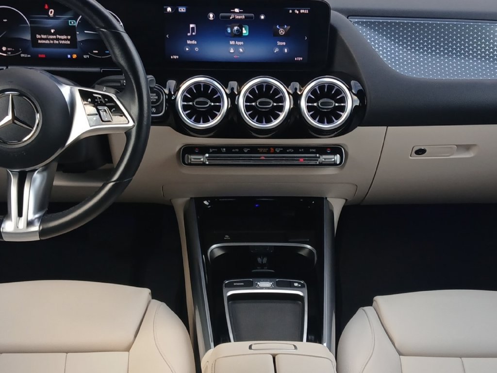 Used 2025 Mercedes-Benz GLA 250 image 3