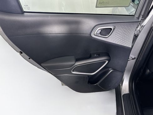 Used 2025 Kia Soul LX w/ LX Technology Package image 25
