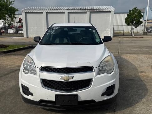 Used 2011 Chevrolet Equinox LS w/ Bluetooth Package FWD image 2