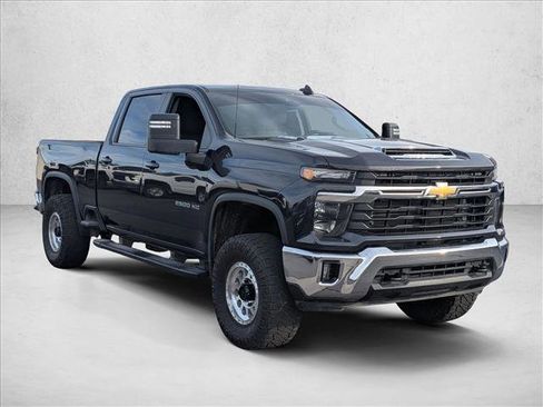 Used 2024 Chevrolet Silverado 2500 LT w/ Safety Package image 3
