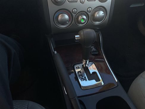 Used 2009 Mitsubishi Galant ES image 12