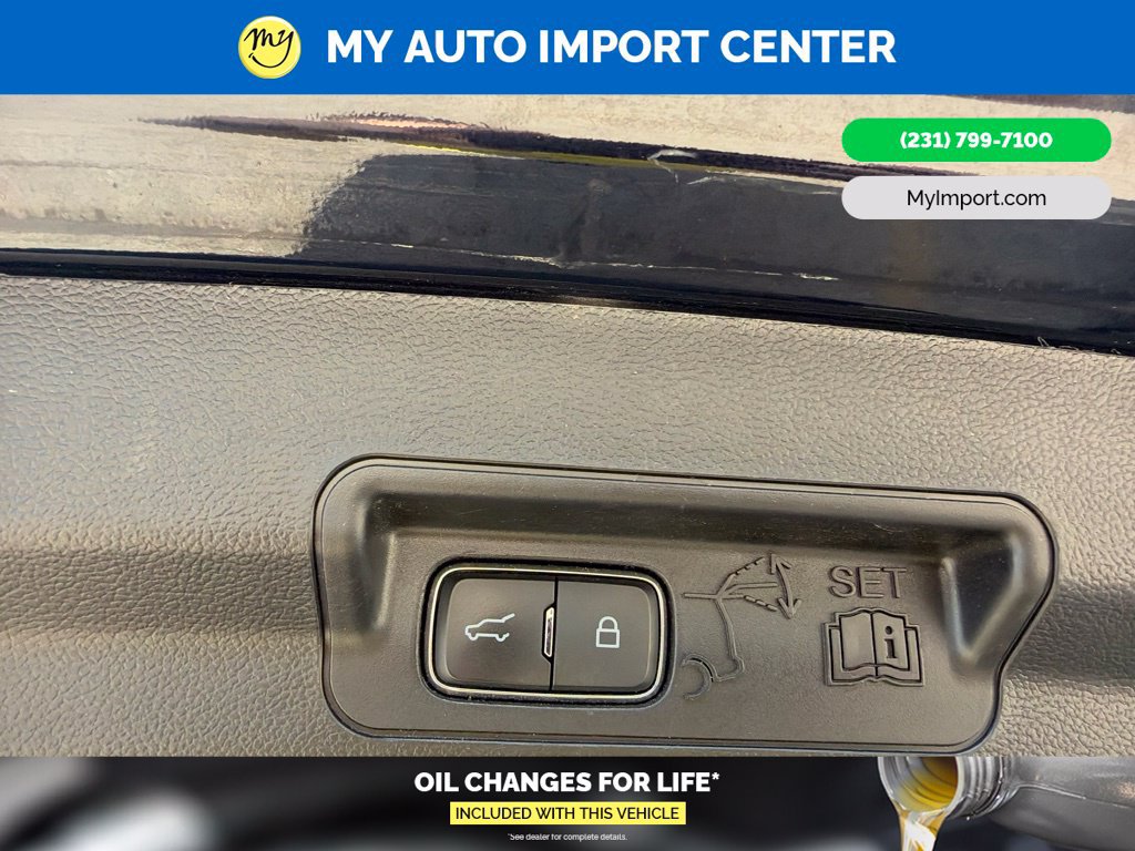 Used 2021 Ford Explorer XLT w/ Equipment Group 202A AWD/4WD image 29