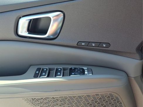 New 2026 Kia Carnival EX FWD image 17