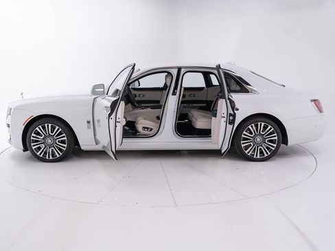Certified 2022 Rolls-Royce Ghost AWD/4WD image 9
