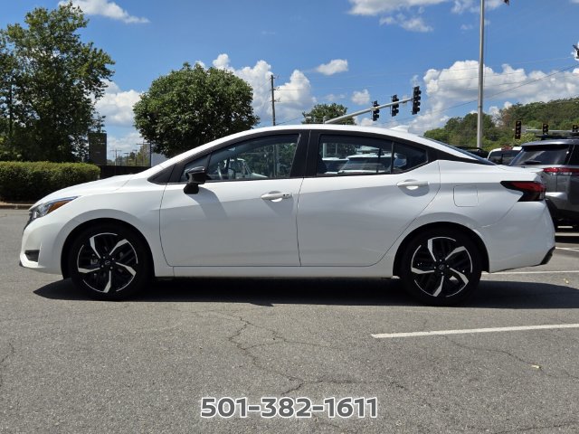 Used 2024 Nissan Versa SR FWD image 2