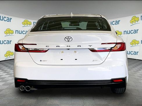 Used 2025 Toyota Camry SE FWD image 5
