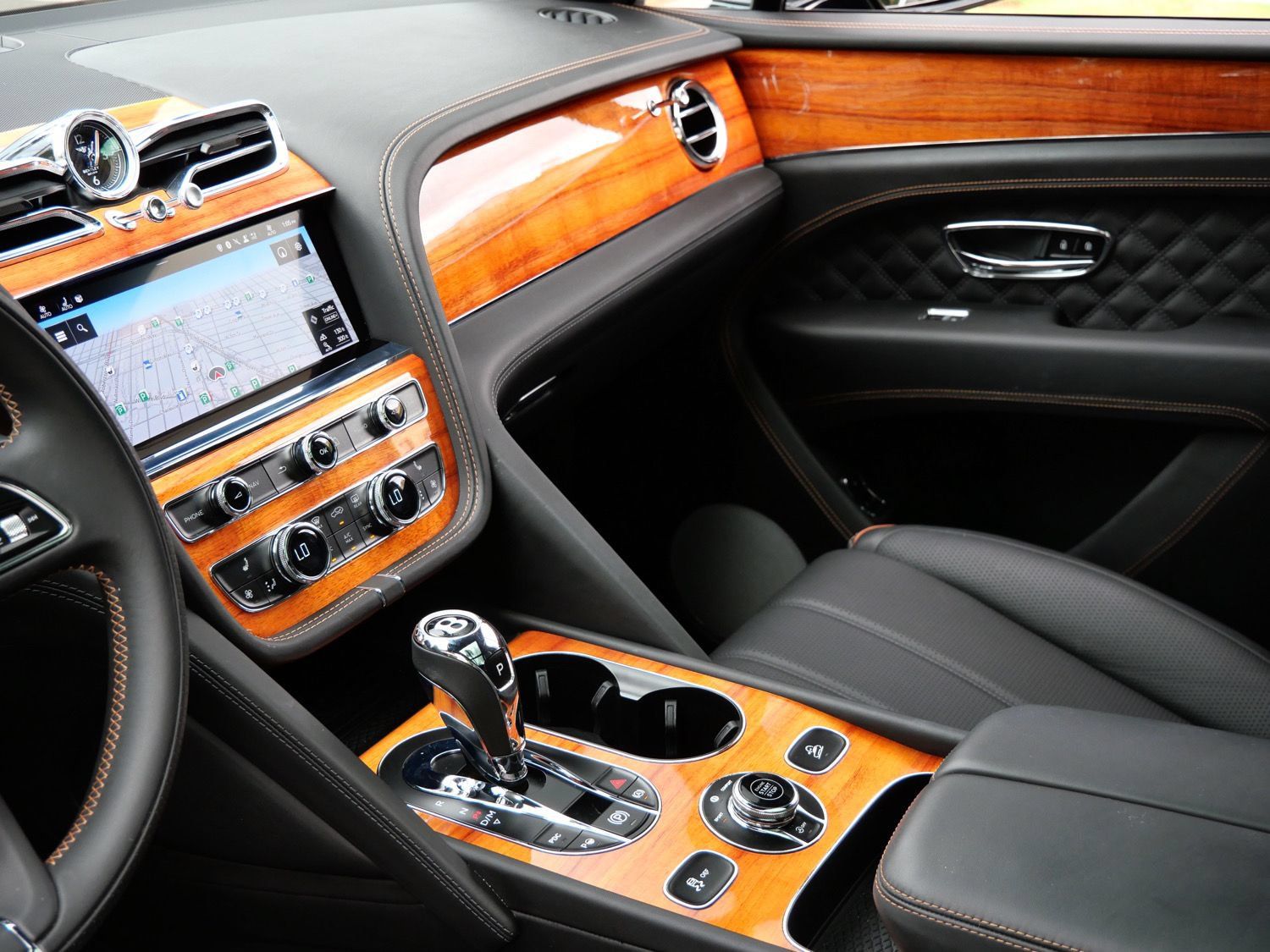 Used 2022 Bentley Bentayga AWD/4WD image 13