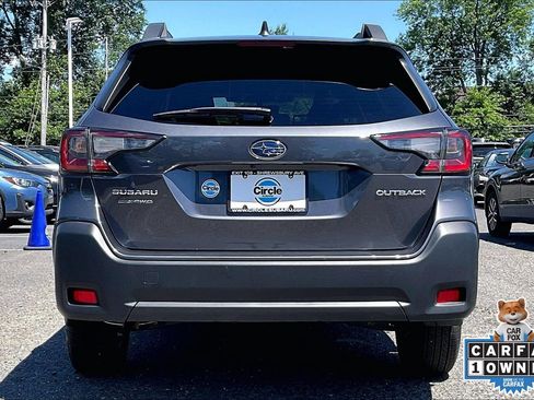 Used 2025 Subaru Outback Premium AWD/4WD image 4