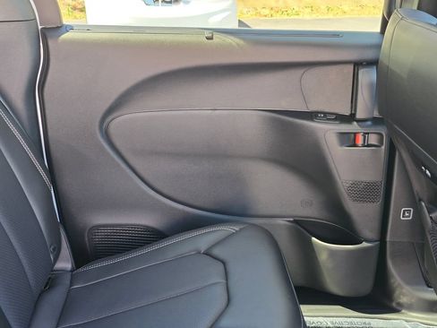 New 2027 Chrysler Pacifica Select FWD image 36