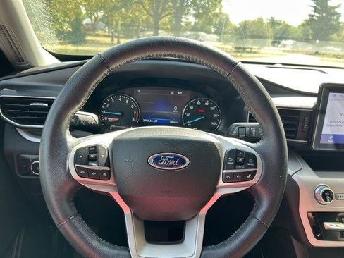 Used 2023 Ford Explorer XLT w/ Equipment Group 202A image 12