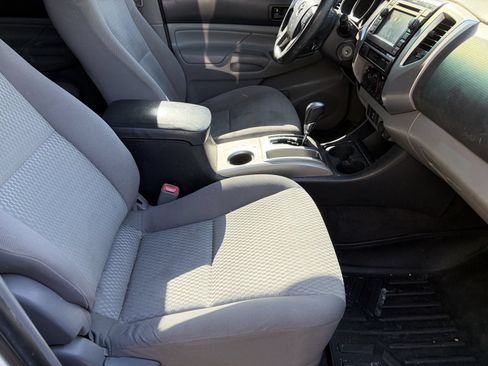 Used 2013 Toyota Tacoma PreRunner w/ SR5 Pkg RWD image 6