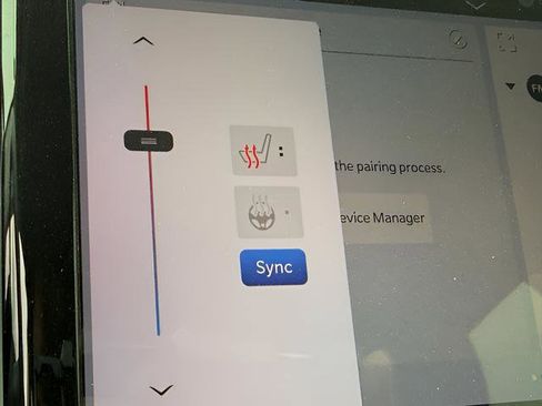 Used 2024 Chrysler Pacifica Touring-L FWD image 10