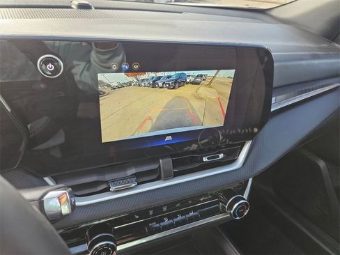 Used 2025 Chevrolet Equinox LT image 21