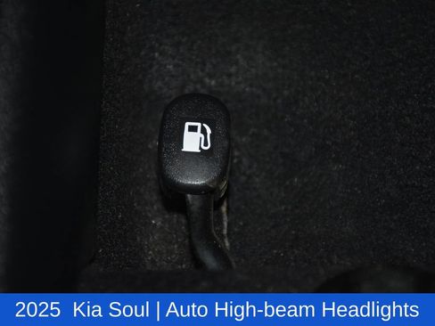 Used 2025 Kia Soul LX w/ LX Technology Package FWD image 11