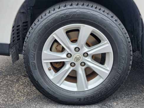 Used 2012 Toyota Highlander FWD image 9