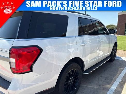 Used 2023 Ford Expedition XLT AWD/4WD image 3