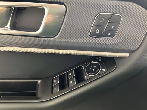 Used 2025 Ford Explorer ST-Line w/ Premium Package image 11