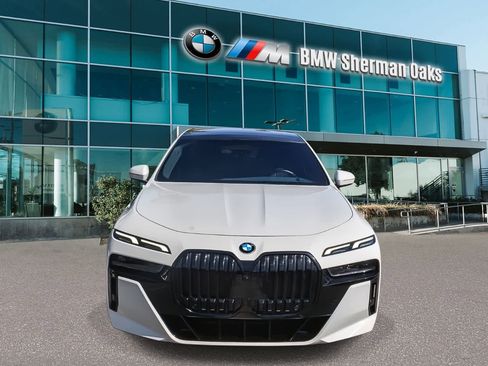 Certified 2023 BMW 740i RWD image 2