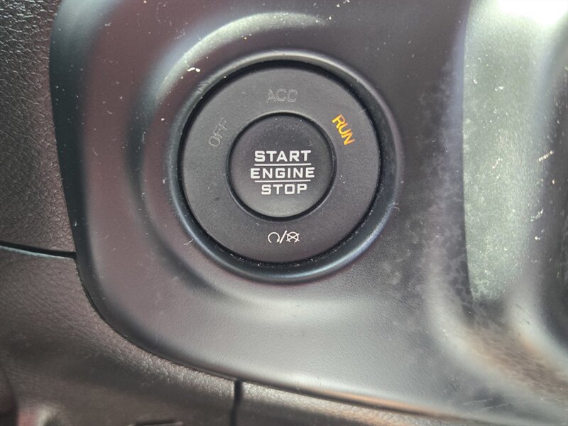 Used 2020 Jeep Wrangler Unlimited Sahara w/ Cold Weather Group AWD/4WD image 18