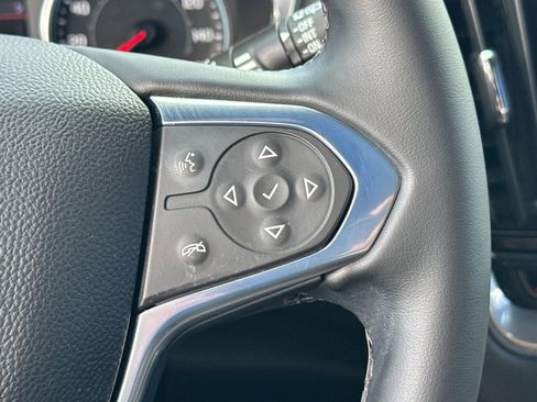 Used 2023 Chevrolet Traverse LT image 36