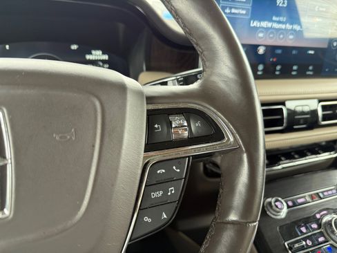 Used 2021 Lincoln Nautilus Reserve FWD image 16