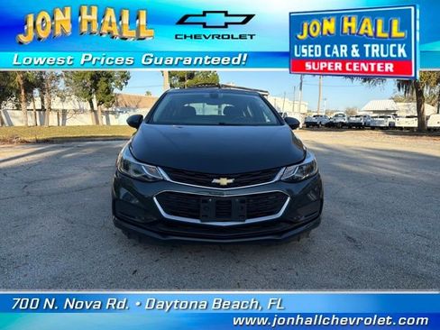 Used 2018 Chevrolet Cruze LT image 15