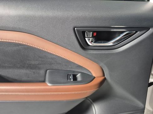 Used 2025 Subaru Forester Touring w/ Popular Package - Touring image 31