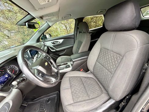 Used 2019 Chevrolet Blazer LT image 2