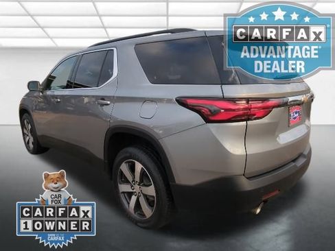 Used 2023 Chevrolet Traverse LT w/ LT Premium Package image 2