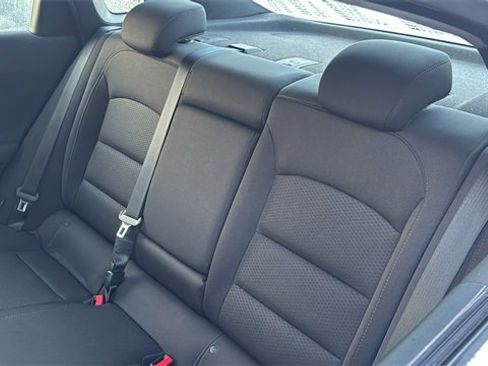 Used 2018 Chevrolet Malibu LT image 26