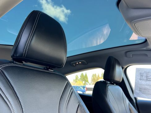 Used 2023 Ford Mustang Mach-E Premium image 17