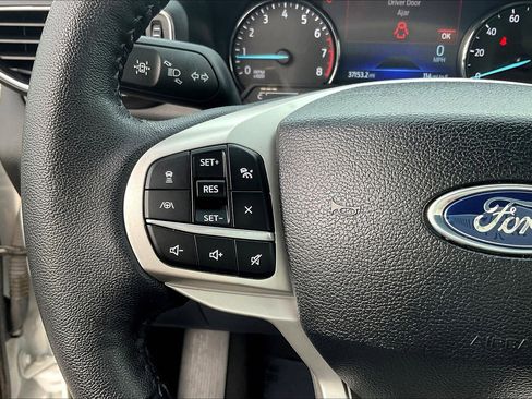 Used 2023 Ford Explorer Limited image 22