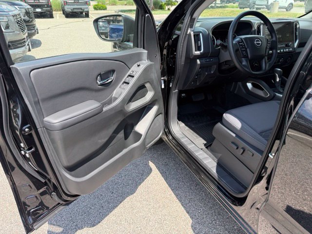 New 2026 Nissan Frontier SV w/ Tow Package AWD/4WD image 15