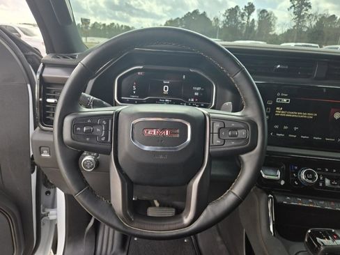 Used 2024 GMC Sierra 1500 AT4 w/ Technology Package AWD/4WD image 9