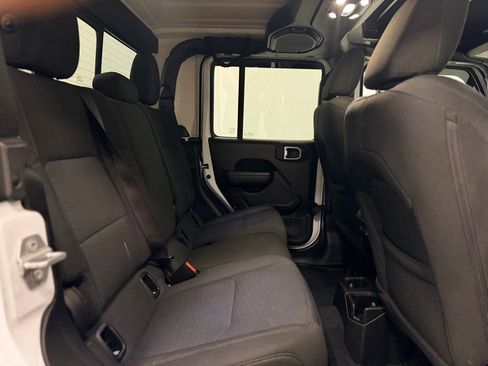 Used 2022 Jeep Gladiator Sport AWD/4WD image 25