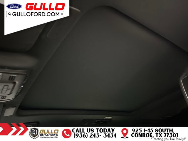 Used 2024 Cadillac Escalade Premium Luxury RWD image 23