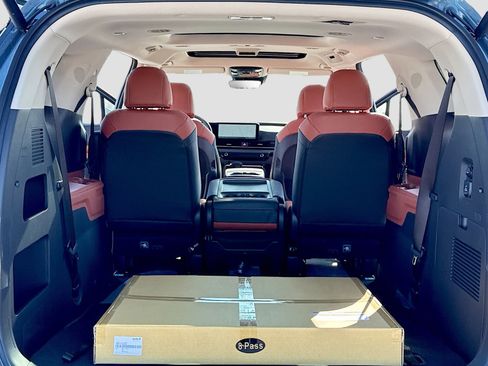 New 2026 Kia Carnival SX image 7