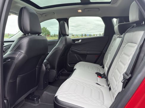Used 2023 Ford Escape Platinum w/ Premium Technology Package image 9